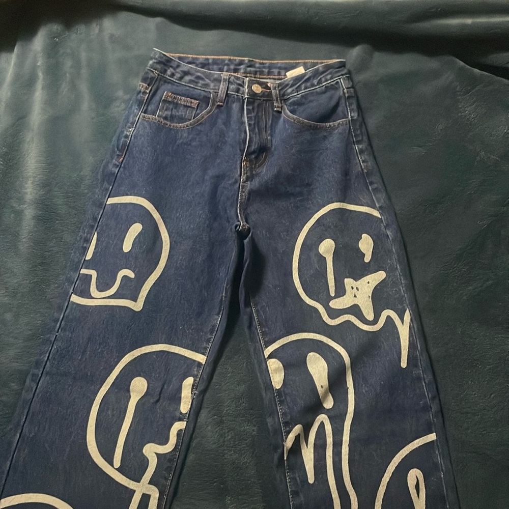 Wide leg jeans white print droopy smiley face really cute never been worn